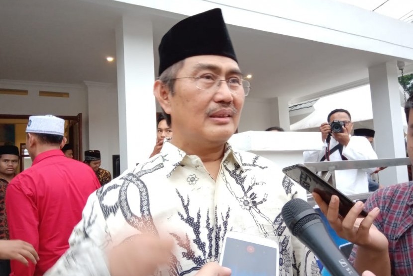 Ketua ICMI, Profesor Jimly Asshiddiqie meresmikan Pusat Kajian Sosial Politik Ekonomi dan Hukum Yayasan Asrama dan Pendidikan Islam, Ahad (19/5).