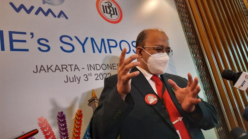 Ketua Umum Pengurus Besar Ikatan Dokter Indonesia (PB IDI) Dr M. Adib Khumaidi, SpOT 