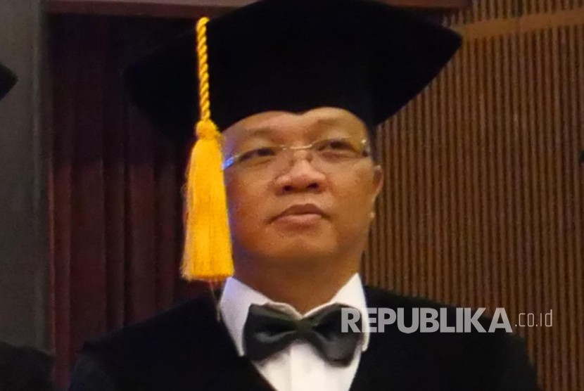 Ketua Ikatan Sarjana Ekonomi Indonesia (ISEI) Bandung Aldrin Herwany