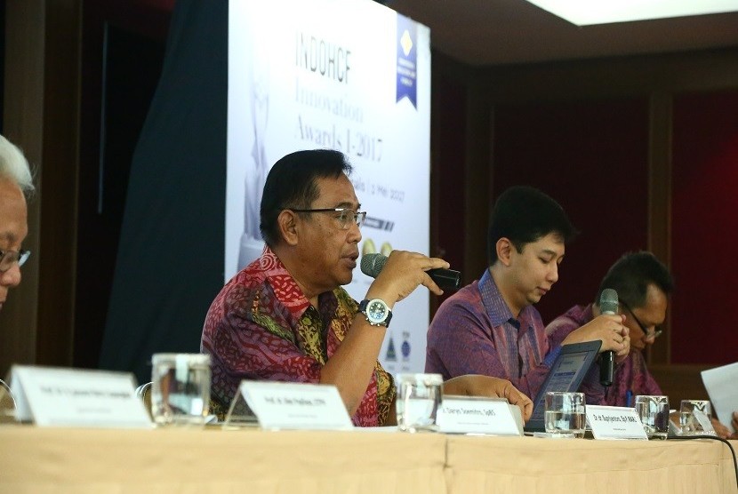 Ketua IndoHCF Innovation Award Supriyantoro berbicara dalam breifing, Rabu (3/5)