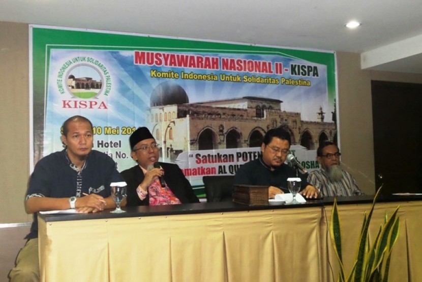 Ketua Kispa Ustaz Ferry Nur (dua kiri) saat memberikan sambutan dalam Munas ke-2 Kispa di Jakarta.