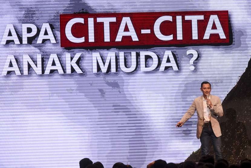 Ketua Komando Tugas Bersama (Kogasma) pemenangan Pemilu Partai Demokrat, Agus Harimurti Yudhoyono (AHY) menyampaikan orasi politik di Jakarta, Jumat (3/8). 