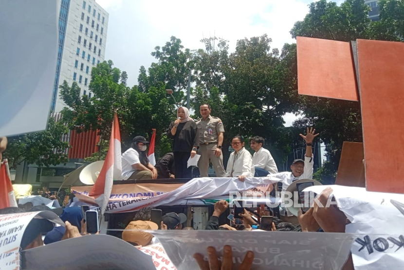 Soal Ranperda KTR, Pekerja Hiburan Unjuk Rasa ke DPRD DKI