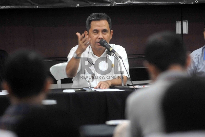 Ketua Komisi Energi Dewan Perwakilan Rakyat Kardaya Warnika menjadi pembicara dalam diskusi 
