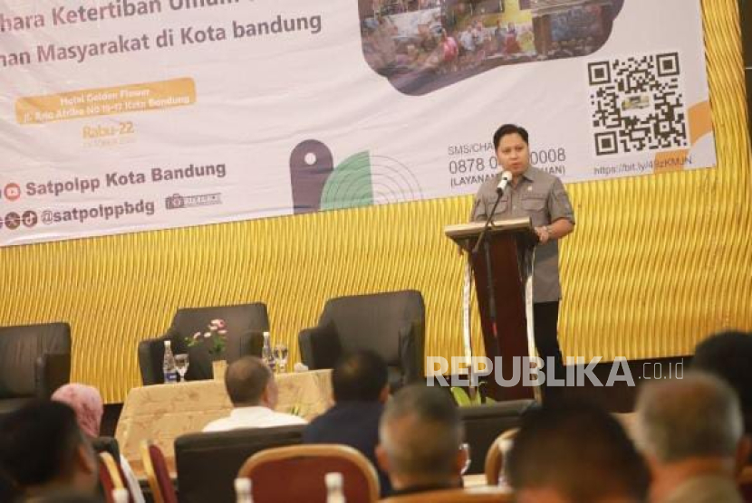 Ketua Komisi I DPRD Kota Bandung Radea Respati Paramudhita menegaskan penegakan perda tanggung jawab semua elemen masyarakat termasuk pelaku usaha.  