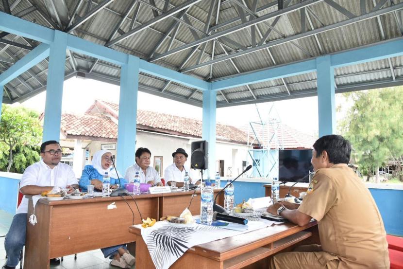 Ketua Komisi II DPRD Provinsi Jawa Barat, Rahmat Hidayat Djati saat melalukan kunjungan kerja ke UPTD PAPLWU, Kabupaten Karawang, Selasa, (27/02/2024).