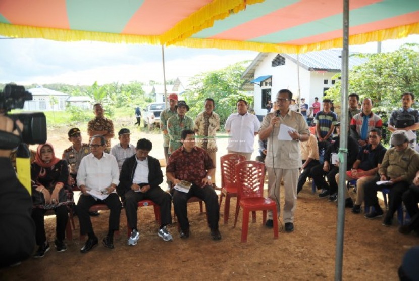 Ketua Komisi IV DPR RI Edhy Prabowo menjembatani konflik atau permasalahan yang terjadi antara PT London Sumatera dan masyarakat di Desa Muara Megang, Kecamatan Magang Sakti, Kabupaten Musi Rawas, Sumatera Selatan.