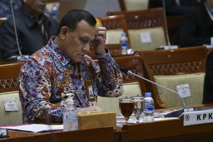 Ketua Komisi Pemberantasan Korupsi (KPK) Firli Bahuri mengikuti rapat kerja bersama Komisi III DPR di Kompleks Parlemen, Senayan, Jakarta, Rabu (8/6/2022). Rapat tersebut membahas RKA K/L Tahun 2023. 