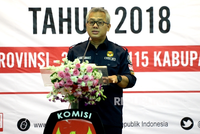 Ketua Komisi Pemilihan Umum (KPU) Arief Budiman memberikan apapran saat Peluncuran Pemilihan Kepala Derah dan Wakil Kepala Daerah Serentak Tahun 2018 di Gedung KPU, Jakarta, Rabu (14/6).
