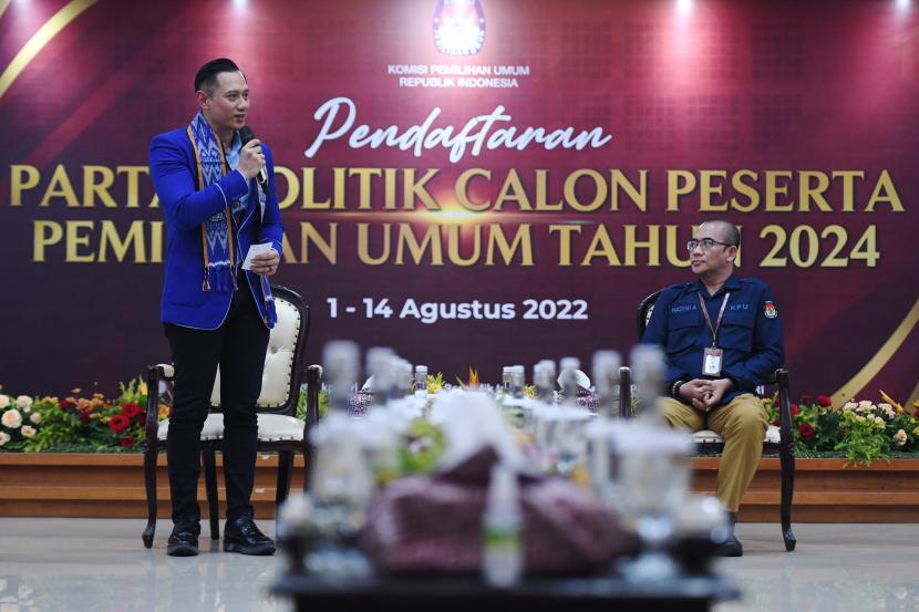 Ketum Demokrat, Agus Harimurti Yudhoyono mendaftarkan Partai Demokrat ke KPU, Jumat (5/8/2022). Ketum AHY mengatakan Demokrat sudah rencana datangkan ketua DPD ke KPU.
