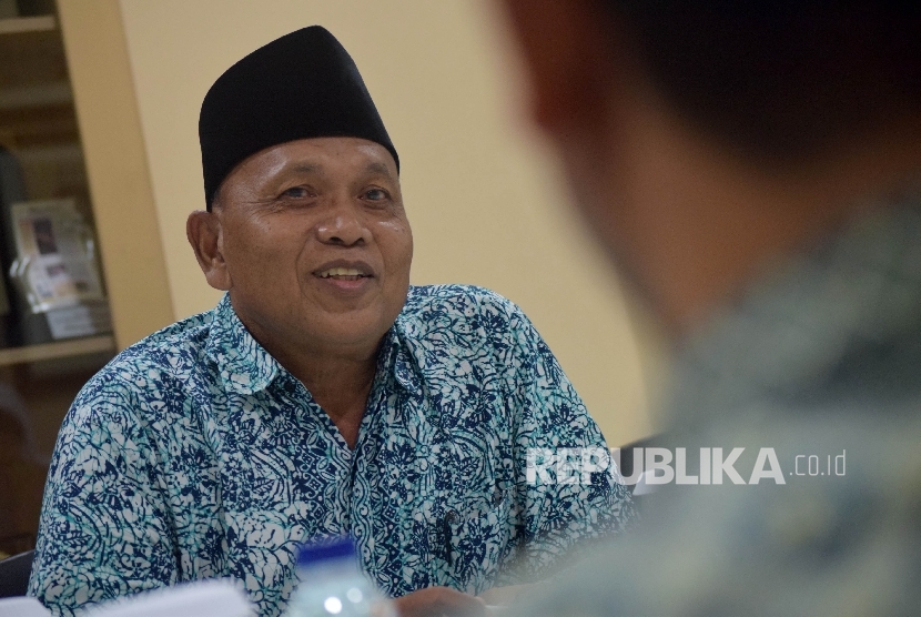Ketua Komisi Pengawas Haji Indonesia Samidi Nashir , bersama sejumlah jajaran komisioner KPHI saat melakukan kunjungan di Kantor Republika, Jakarta, Kamis (7/4). 