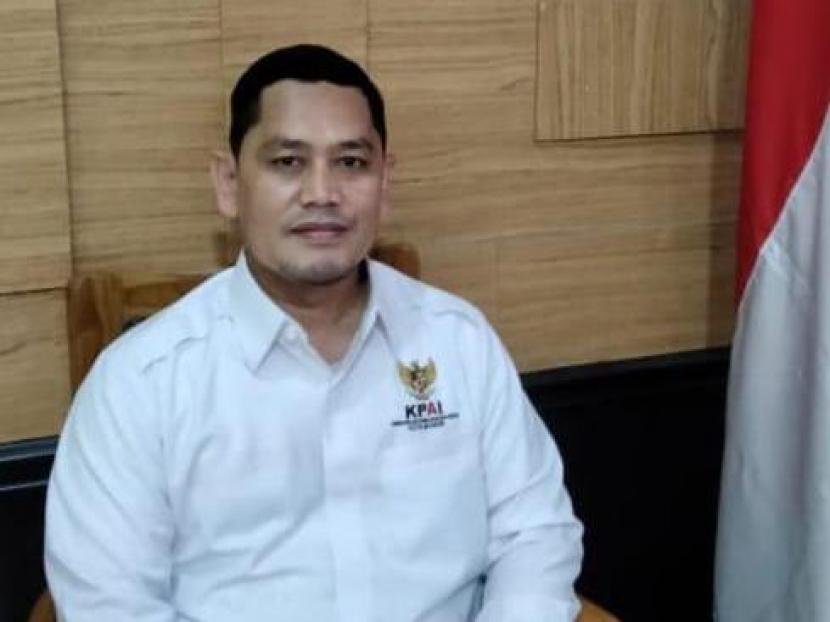 Ketua Komisi Perlindungan Anak Indonesia Daerah (KPAID) Kota Bogor, Dudih SyiaruddinDudih mengatakan melalui program E-Konseling tersebut, masyarakat bisa berkonsultasi dengan psikolog dan psikiater yang sudah disiapkan KPAID Kota Bogor secara online. 