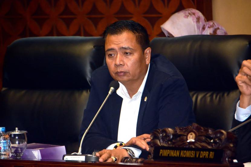 Ketua Komisi V DPR RI Lasarus mengatakan lokasi penahan Tebing Sei Uluk di Kabupaten Kapuas Hulu, Kalimantan Barat (Kalbar), sangat cocok untuk dikembangkan menjadi tempat wisata terbuka sungai di daerah ini. (ilustrasi).