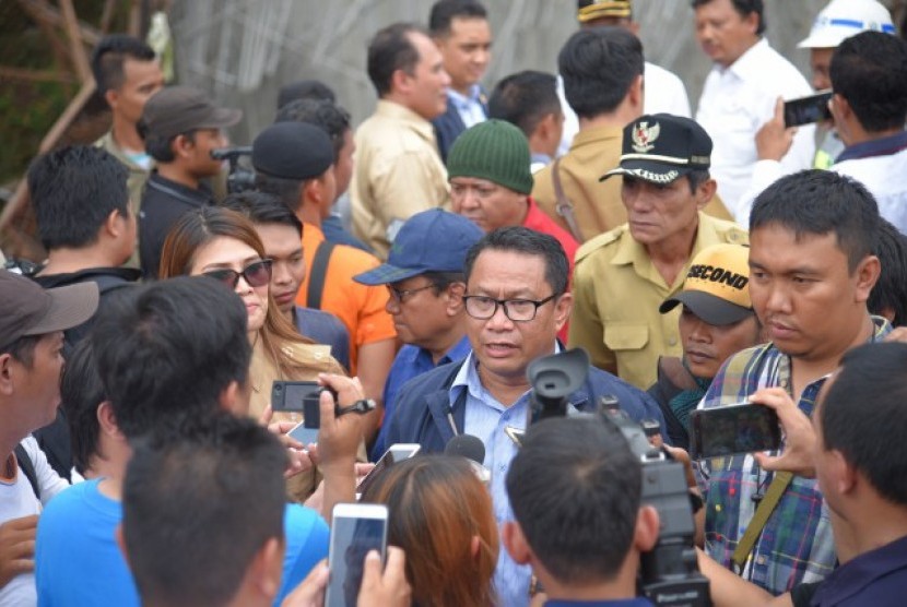 Ketua Komisi V DPR RI Fary Djemi Francis saat memimpin kunjungan kerja di Kabupaten Kepulauan Sangihe, Provinsi Sulawesi Utara. 