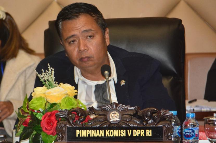 Ketua Komisi V DPR RI, Lasarus, menegaskan dirinya akan terus memperjuangkan pemerataan pembangunan di perbatasan Indonesia - Malaysia.
