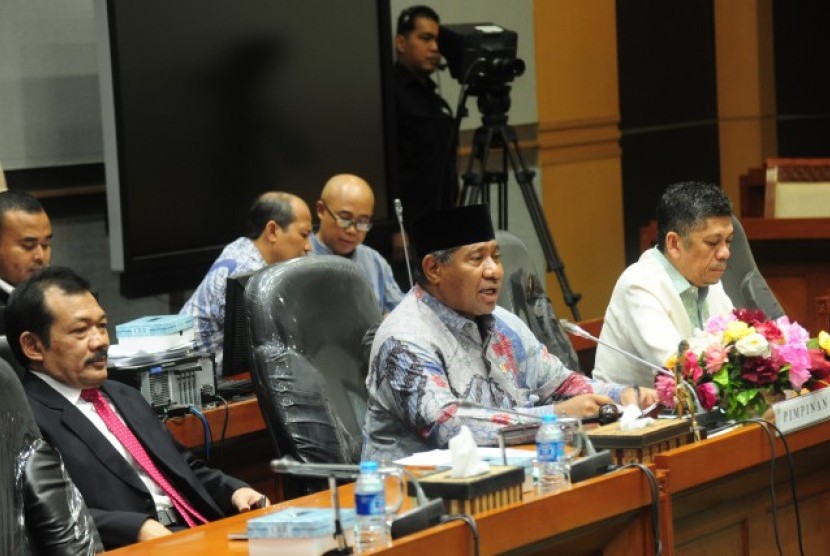 Ketua Komisi VIII DPR RI, Ali Taher Parasong memimpin Rapat Kerja dengan Menteri Agama RI Lukman Hakim Syaifuddin. (ilustrasi).