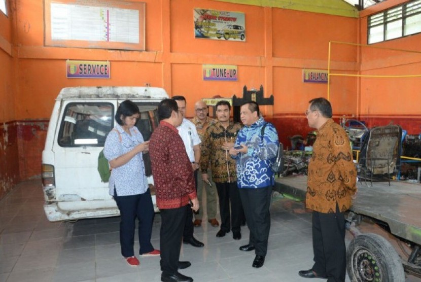Ketua Komisi X Dewan Perwakilan Rakyat Republik Indonesia (DPR RI) Djoko Udjianto saat berkunjung ke Provinsi Riau.