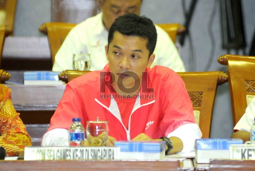 Ketua Kontingen Indonesia di SEA Games 2015, Taufik Hidayat mengikuti Rapat Dengar Pendapat Umum denga Komisi X DPR RI di Kompleks Parlemen Senayan, Jakarta, Senin (25/5)