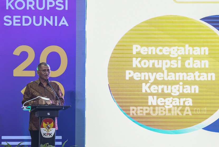 Ketua KPK Agus Rahardjo menyampaikan sambutan saat membuka peringatan Hari Antikorupsi Sedunia atau Hakordia di Gedung KPK, Jakarta, Senin (9/12/2019). 