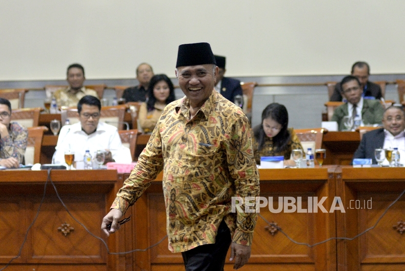 Ketua KPK Agus Raharjo saat mengikuti rapat dengar pendapat dengan Komisi III DPR di Kompleks Parlemen, Senayan, Jakarta, Selasa (26/9).