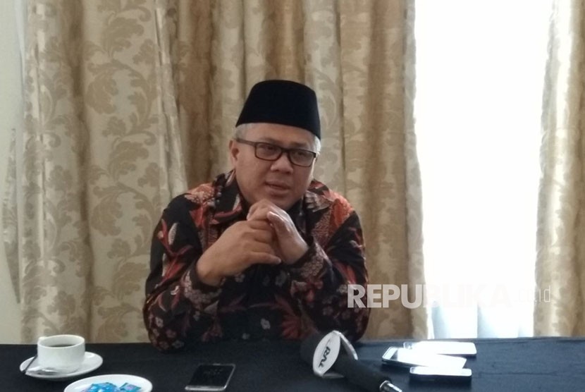 Ketua KPU, Arief Budiman, ketika memberikan pernyataan kepada media di kawasan Kuningan, Jakarta Selatan, Selasa (20/3). 