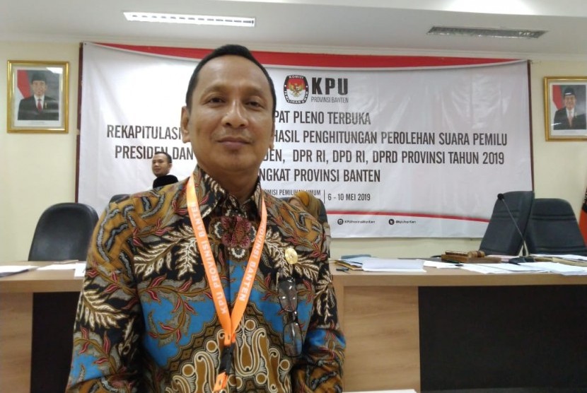 Ketua KPU Banten Wahyul Furqon