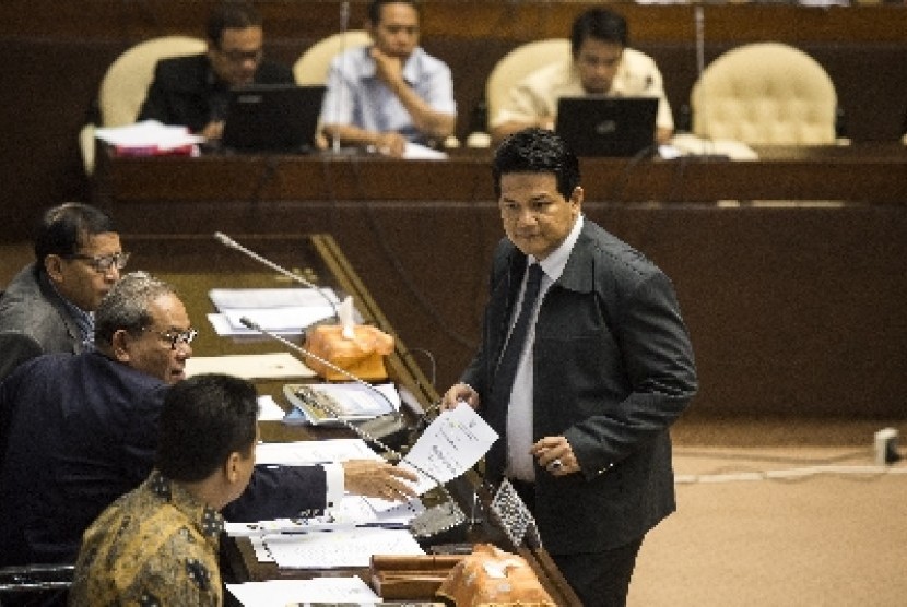 Ketua KPU Husni Kamil Manik di kompleks Parlemen Senayan, Jakarta, Senin (22/6).