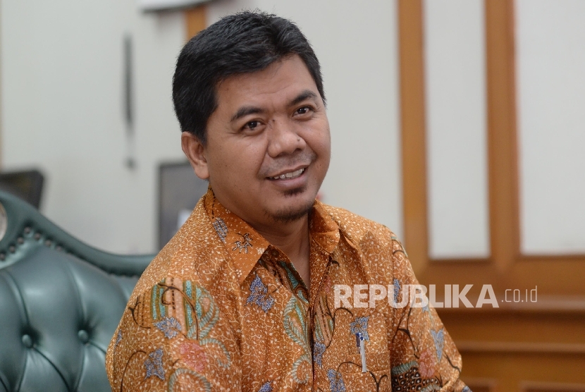 Plt Deputi IV KSP Bidang Informasi dan Komunikasi Politik Juri Ardiantoro mengatakan swasta siap bantu pemerintah menangani virus corona.