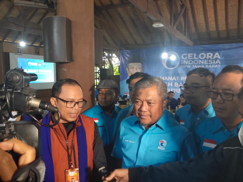  Ketua KPU Provinsi Jawa Barat, Rifqi Alimubarok (kiri), sejauh ini DPW Partai Gelora Indonesia Jabar dinilai sudah sangat siap untuk mengikuti pemilu 2024 mendatang. 