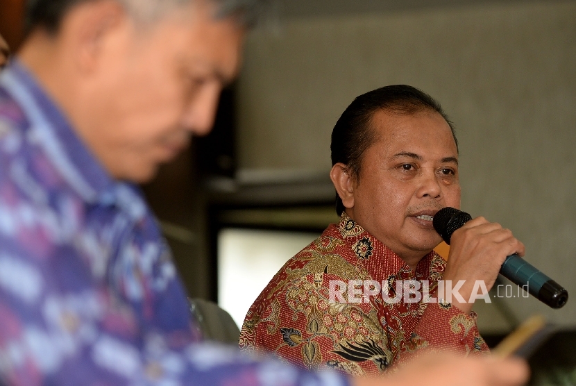 Chairman of the Jakarta General Election Commission Sumarno announced schedule of public debate of Jakarta gubernatorial election candidates, on Wednesday. The pubic debate will be held on Friday (January 13).