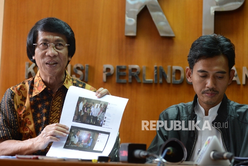  Ketua Lembaga Perlindungan Anak (LPA) Indonesia Seto Mulyadi (kiri) besama Ketua Komisi Perlindungan Anak Indonesia (KPAI) Asrorun Niam Sholeh (kanan) di kantor KPAI, Jakarta, Rabu (4/1).