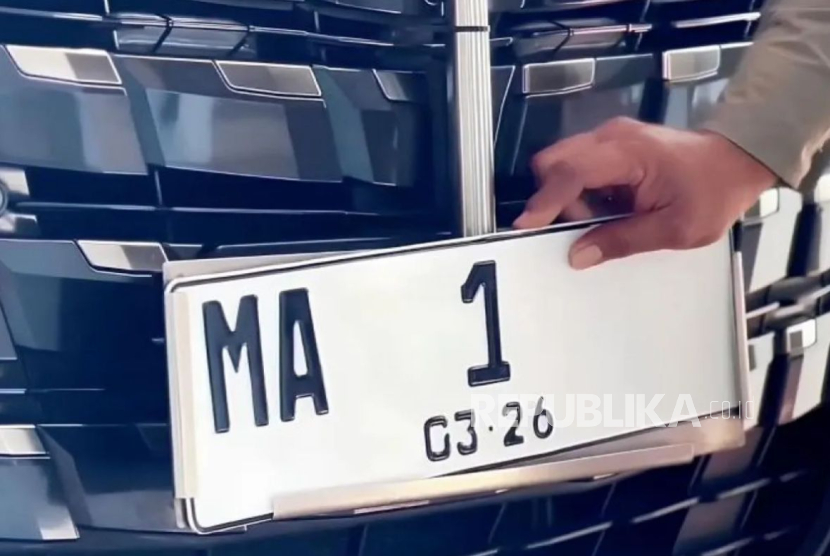 Ketua MA Sunarto kini menggunakan pelat nomor MA 1 dari sebelumnya RI 8 di mobil dinasnya.