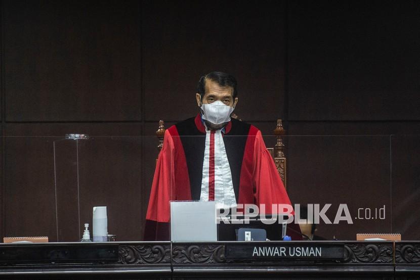 Ketua Majelis Hakim Mahkamah Konstitusi (MK) Anwar Usman dalam sidang putusan pengujian materiil UU (ilustrasi).