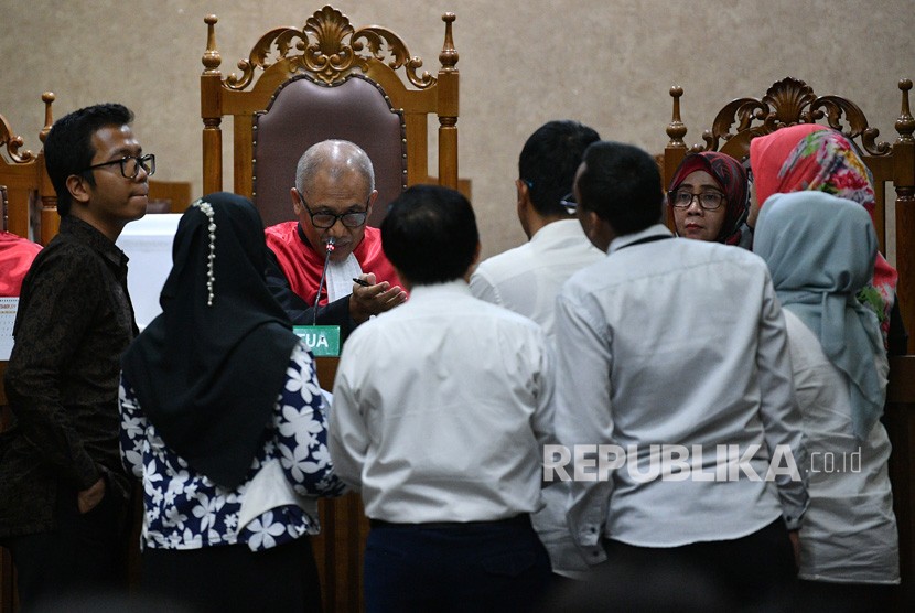 Majelis Hakim Pengadilan Negeri Jakarta Pusat (PN Jakpus) Zuhri (ketiga kiri) memimpin jalannya sidang. (Ilustrasi)