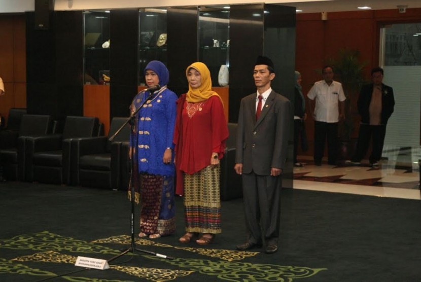 Ketua Majelis Permusyawatan Rakyat (MPR), Zulkifli Hasan melantik dan memimpin pengambilan sumpah jabatan tiga anggota MPR pergantian antar waktu (PAW), Selasa (25/10).