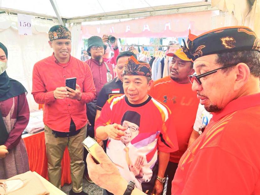 Ketua Majelis Syura PKS, Dr. Salim Segaf Aljufri meresmikan Salim Economy Expo di Bale Rame Soreang Bandung Jawa Barat, Ahad (25/7/2022). Kegiatan ini merupakan bagian dari Program Dr. Salim Menyapa Indonesia di Provinsi Jawa Barat.
