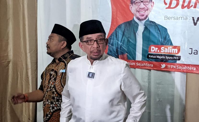 Ketua Majelis Syuro Partai Keadilan Sejahtera (PKS), Salim Segaf Al-Jufri di kediamannya, Jakarta, Rabu (27/4). PKS mendorong mantan Ketua Majelis Syuro Salim Segaf untuk tampil secara nasional.