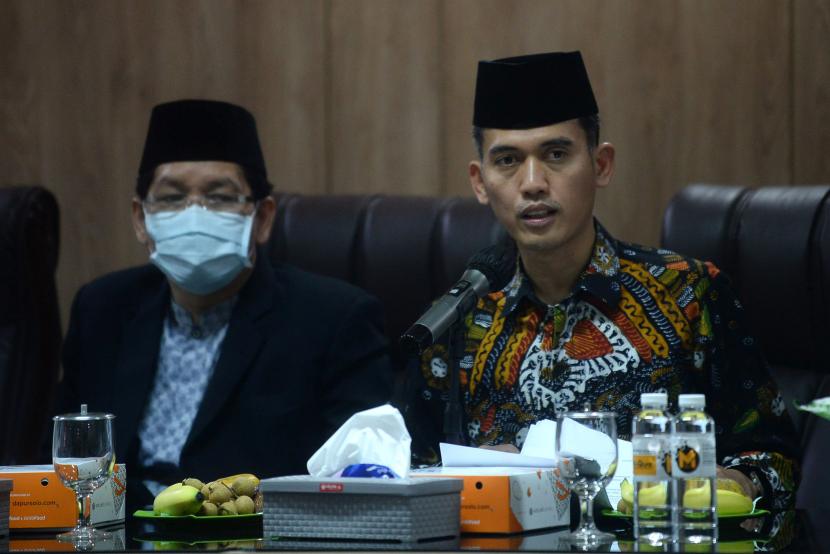 Ketua Majelis Ulama Indonesia (MUI) Bidang Fatwa KH Asrorun Niam Sholeh, engimbau umat Muslim untuk tetap waspada dan disiplin protokol kesehatan 