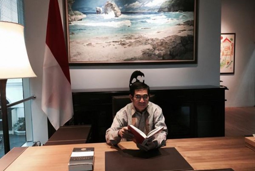 Ketua MK Hamdan Zoelva di perpustakaan Museum Kepresidenan Istana Bogor.