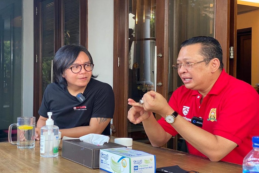 Ketua MPR Bambang Soesatyo akun YouTube Bamsoet Channel, nge-vlog bersama Ari Lasso di Jakarta, Sabtu (29/8).