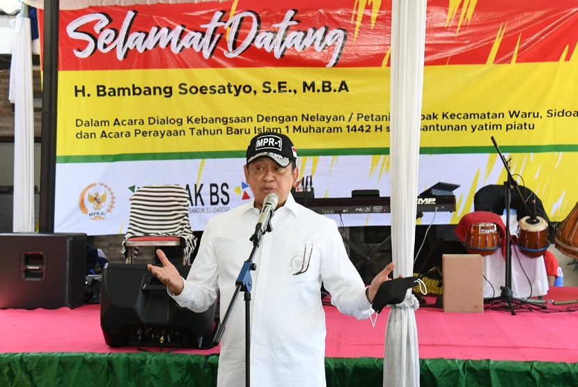 Ketua MPR Bambang Soesatyo dalam Dialog Kebangsaan dengan Nelayan dan Petani Tambak, di Kabupaten Sidoarjo, Jawa Timur, Kamis (27/8).
