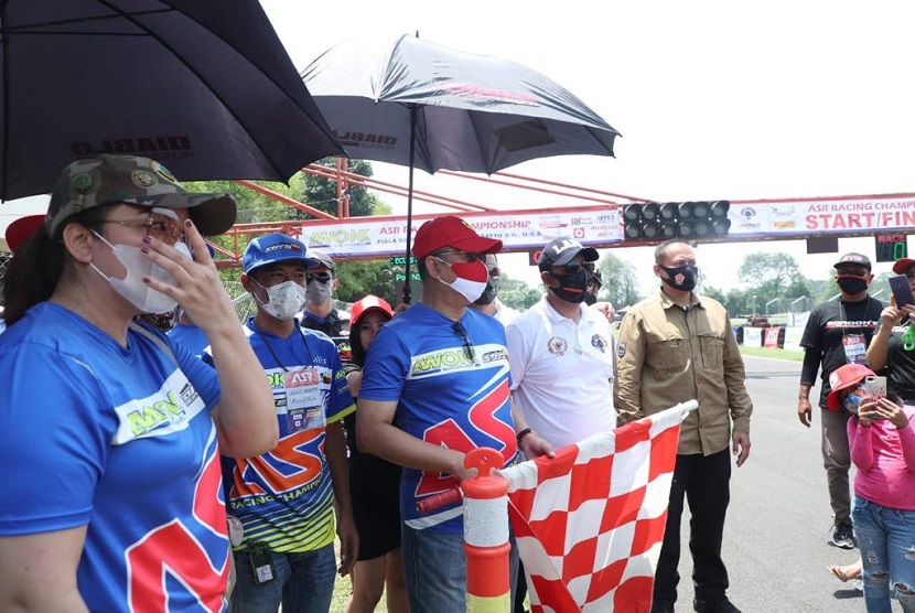  Ketua MPR RI Bambang Soesatyo menggelar lomba balap motor ASR Racing Championship memperebutkan Piala Bambang Soesatyo. Ketua DPR RI ke-20 ini mengungkapkan, perlombaan ASR Racing Championship yang digelar sejak Sabtu (12/9) telah mempertandingkan 31 kelas berbeda.