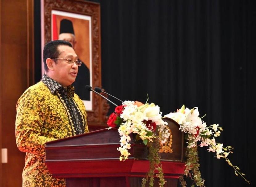 Ketua MPR RI Bambang Soesatyo menguraikan perjalanan sejarah MPR RI dalam kurun waktu 75 tahun Indonesia merdeka yang telah mengalami pasang surut, cerah mendung, serta terang gelap