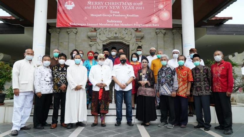 Ketua MPR RI Bambang Soesatyo menilai Bali menjadi contoh nyata dengan mengedepankan toleransi, kesetaraan dan kerjasama antar umat beragama bisa diwujudkan. Sehingga para pemeluk agama bisa hidup dengan damai.