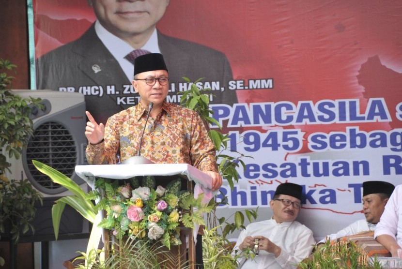 Ketua MPR RI, Zulkifli Hasa, menyampaikan pidato kebangsaan dalam pelantikan Pengurus Persatuan Tarbiyah Islamiyah (Tarbiyah Perti) Wilayah Nusa Tenggara Barat (NTB) di Ahmad Rusni Foundation, Jumat (11/8).