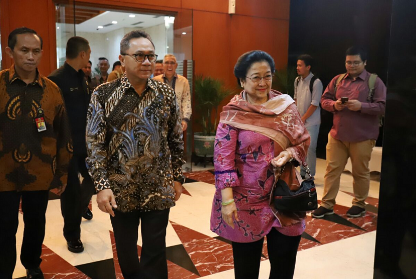 Ketua MPR RI Zulkifli Hasan bersama Megawati.