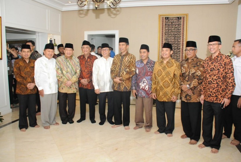 Ketua MPR RI Zulkifli Hasan dan Presiden Joko Widodo