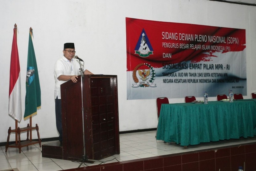 Ketua MPR RI, Zulkifli Hasan, menghadiri sidang dewan pleno nasional (SPDN) Pengurus Besar Pelajar Islam Indonesia (PII) di Islamic Center Bekasi, Jawa Barat, Jumat (18/11).