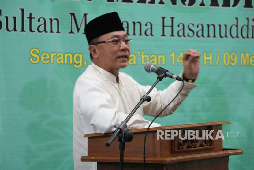 Ketua MPR RI Zulkifli Hasan mengisi acara Tasyakuran dan Dzikir atas Perubahan IAIN Banten menjadi UIN, di kampus UIN Sultan Maulana Hasanuddin, Serang, Selasa (9/5).