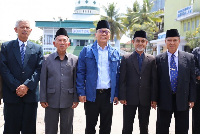 Ketua MPR RI, Zulkifli Hasan mengunjungi Pondok Pesantren Darussalam Modern Gontor Ponorogo, Selasa (24/4).